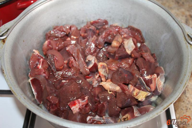 Фото приготовление рецепта: Паштет из свиных и куриных субпродуктов шаг №6