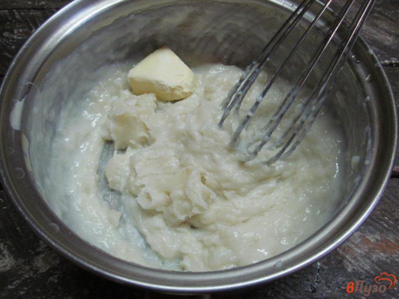 Фото приготовление рецепта: Десерт из молока с орехами шаг №3