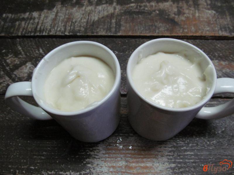 Фото приготовление рецепта: Десерт из молока с орехами шаг №5