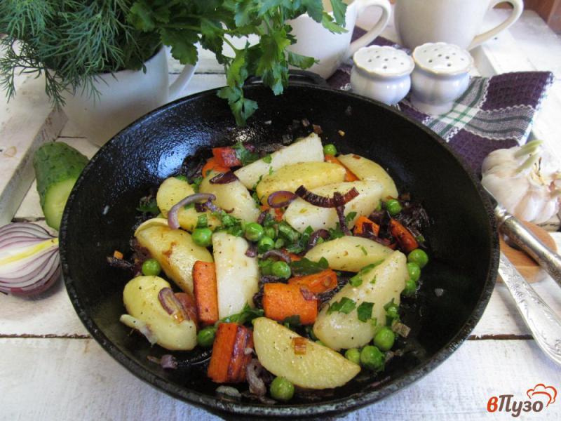 Фото приготовление рецепта: Жареные овощи с горошком шаг №6