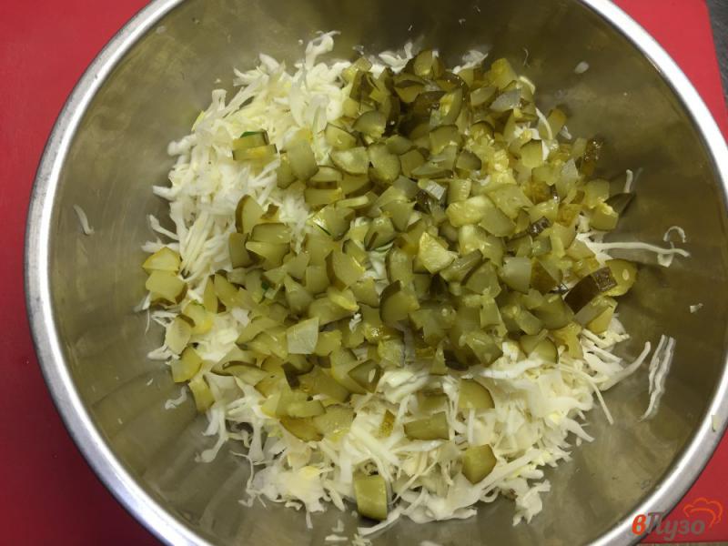 Фото приготовление рецепта: Салат из белокочанной капусты, огурца и моркови шаг №2
