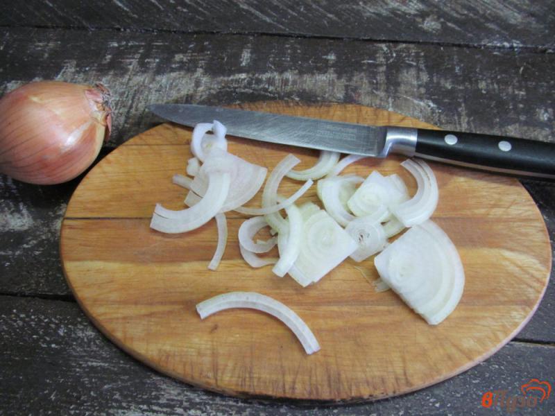 Фото приготовление рецепта: Решти с тушеными грибами и куриным филе шаг №2