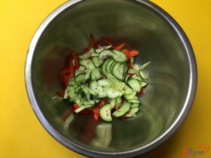 Фото приготовление рецепта: Салат из овощей с авокадо шаг №2