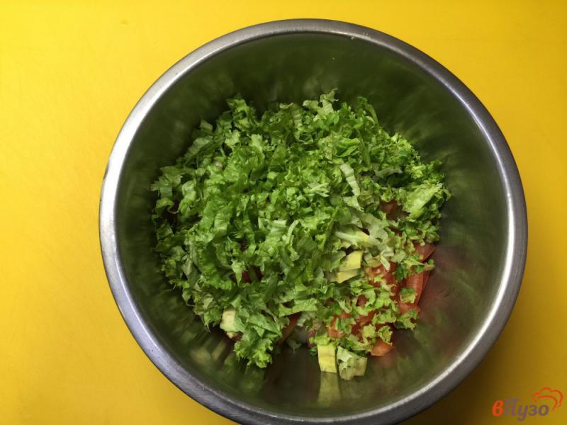 Фото приготовление рецепта: Салат из овощей с авокадо шаг №5
