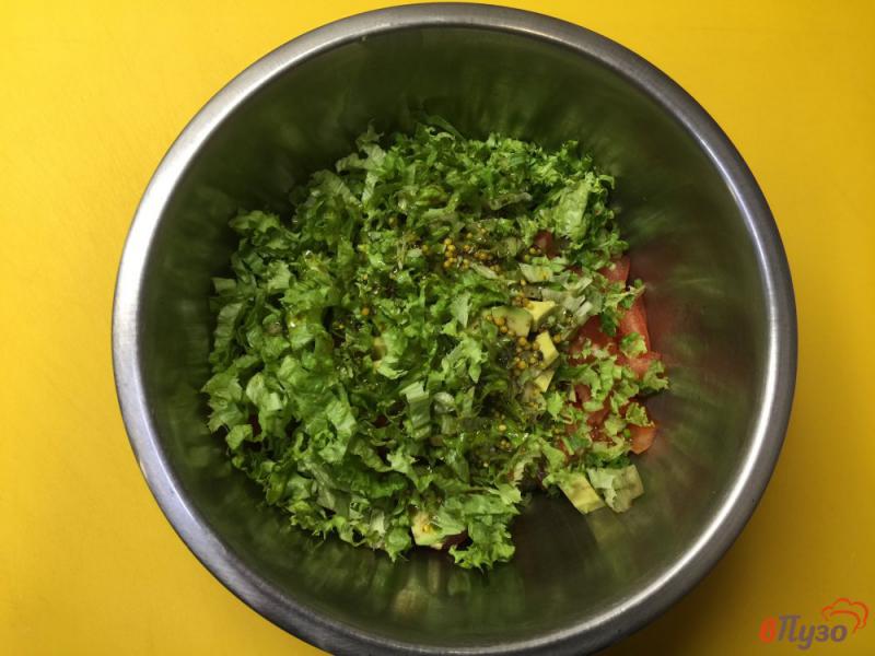Фото приготовление рецепта: Салат из овощей с авокадо шаг №6