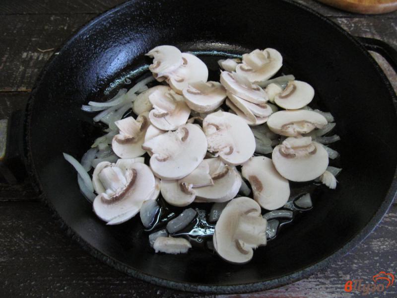 Фото приготовление рецепта: Картофельные лепешки под грибным соусом шаг №6