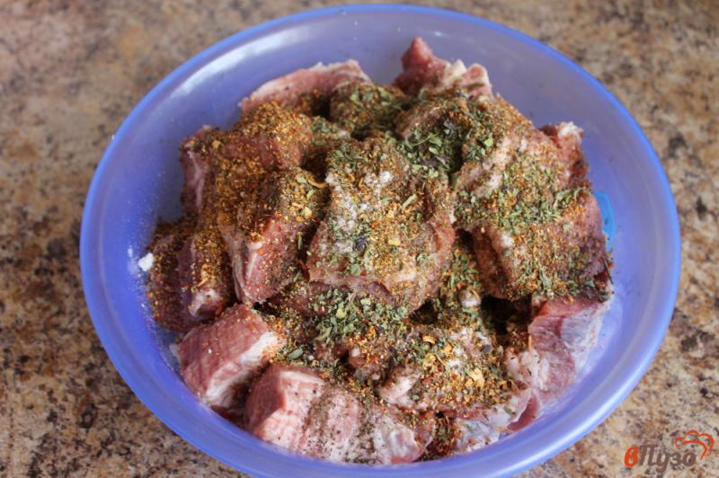 Фото приготовление рецепта: Шашлык из свинины маринованный в горчице шаг №3