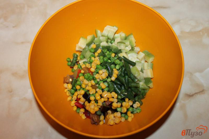 Фото приготовление рецепта: Рис ассорти с овощами в мультиварке шаг №3