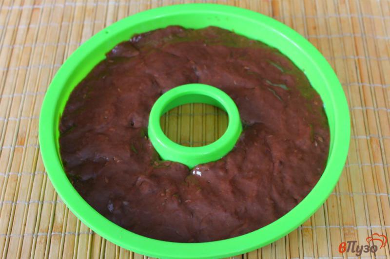 Фото приготовление рецепта: Шоколадный кекс с семенами льна и семечками тыквы шаг №5
