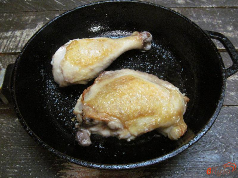 Фото приготовление рецепта: Курица с сельдереем и гранатом шаг №1