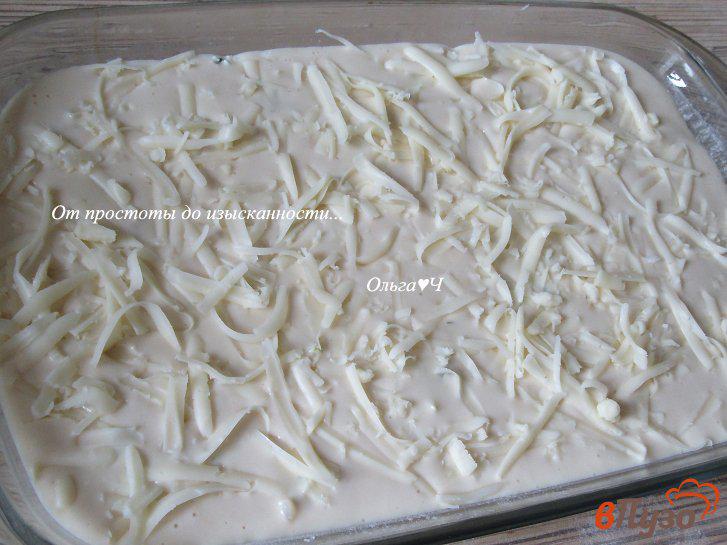 Фото приготовление рецепта: Заливной пирог с рисом, творогом и сыром шаг №5