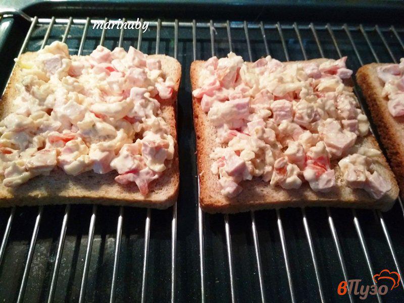 Фото приготовление рецепта: Горячие бутерброды шаг №2