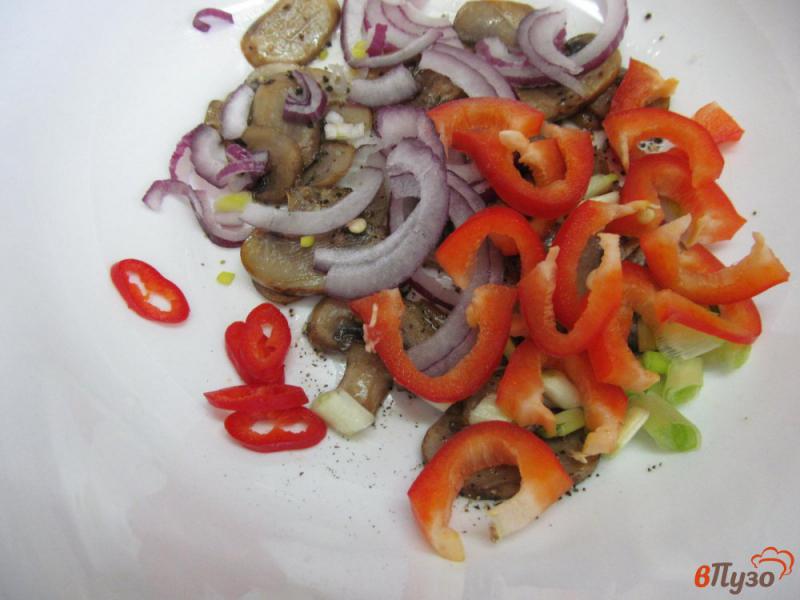 Фото приготовление рецепта: Овощной салат с тыквой и шампиньоном шаг №4