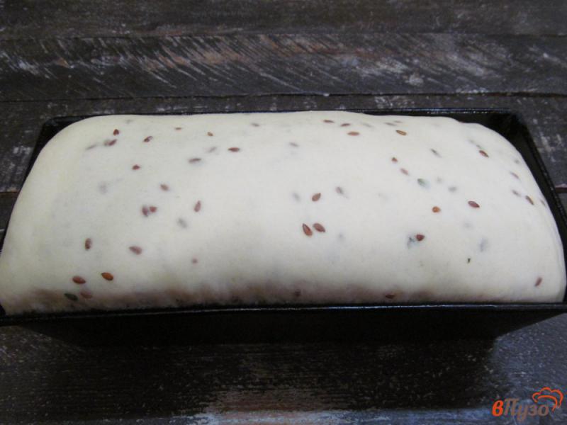 Фото приготовление рецепта: Оливковый хлеб с семенами льна и тимьяном шаг №9