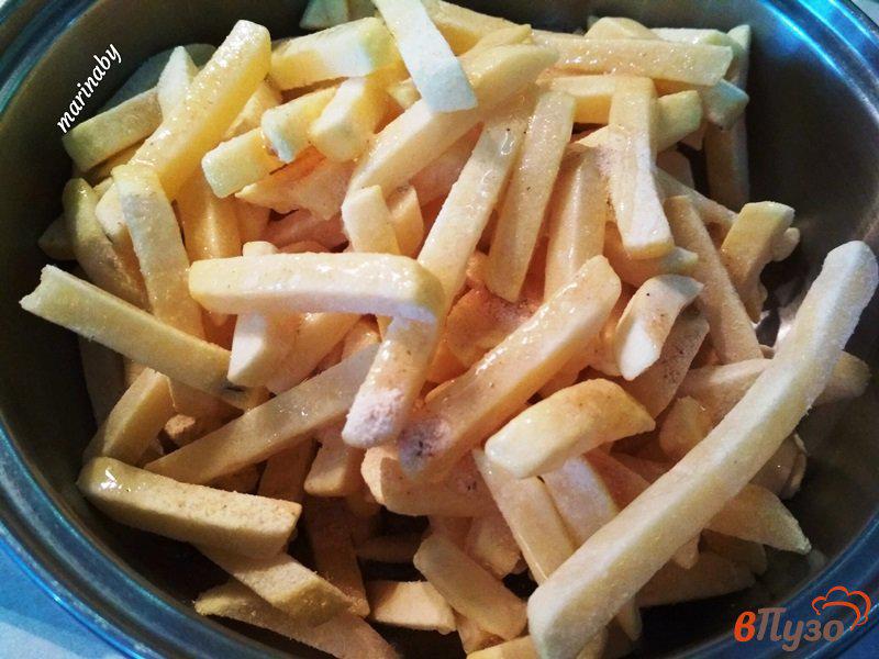 Фото приготовление рецепта: Запеченный  картофель фри шаг №1