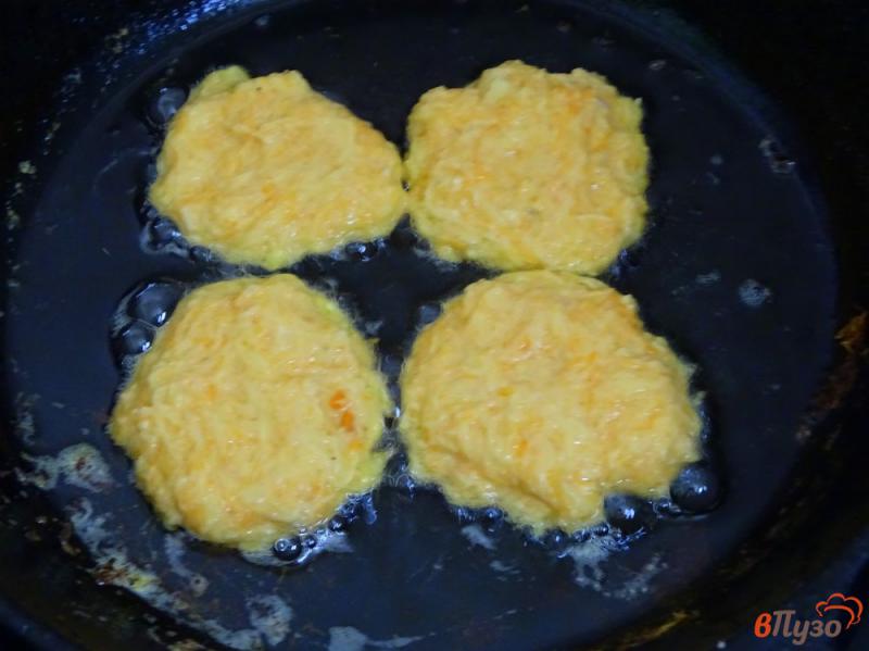 Фото приготовление рецепта: Драники с картофелем и тыквой шаг №4