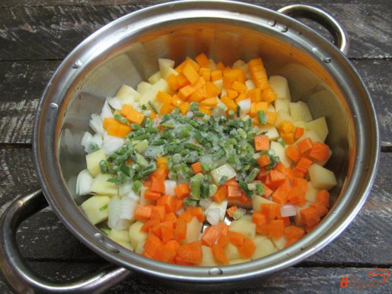 Фото приготовление рецепта: Суп картофельный с лапшой шаг №2