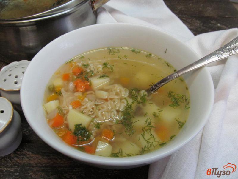 Фото приготовление рецепта: Суп картофельный с лапшой шаг №6
