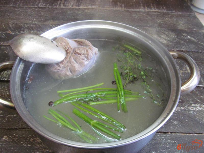 Фото приготовление рецепта: Томатный суп с копчеными колбасками шаг №1