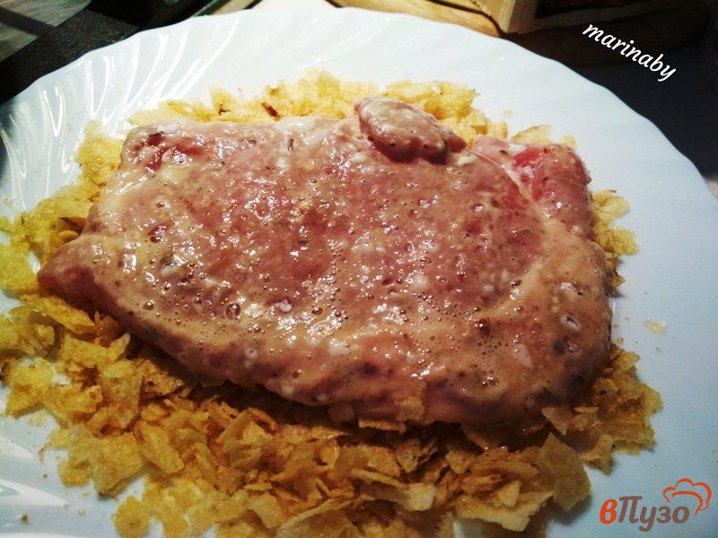 Фото приготовление рецепта: Отбивные из свинины в панировке из чипсов шаг №7