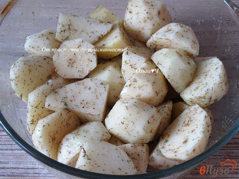 Фото приготовление рецепта: Пряный картофель в микроволновке (без масла) шаг №3