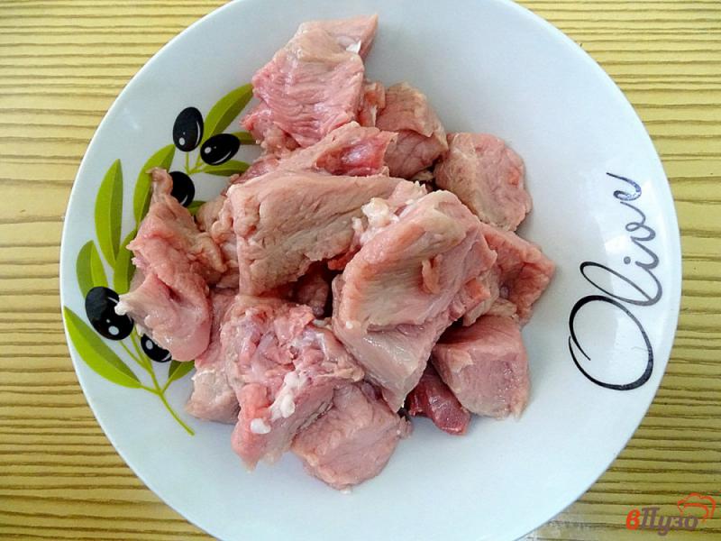 Фото приготовление рецепта: Свинина тушёная в пиве шаг №2