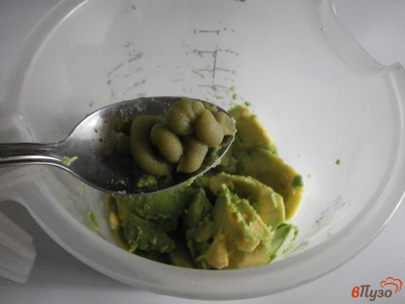 Фото приготовление рецепта: Майонез из авокадо с медом и васаби шаг №4