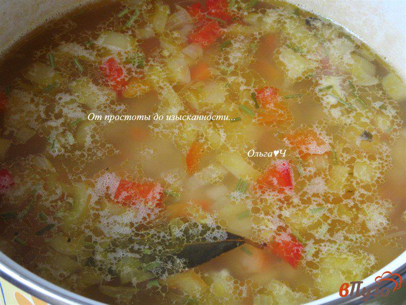 Фото приготовление рецепта: Суп с белой фасолью шаг №5