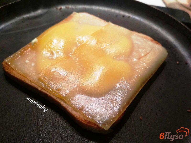 Фото приготовление рецепта: Клаб-сэндвич с котлетой из говядины шаг №4