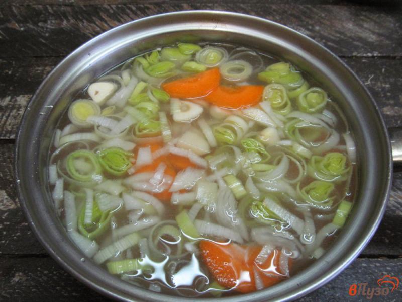 Фото приготовление рецепта: Французский суп из лука-порей шаг №4