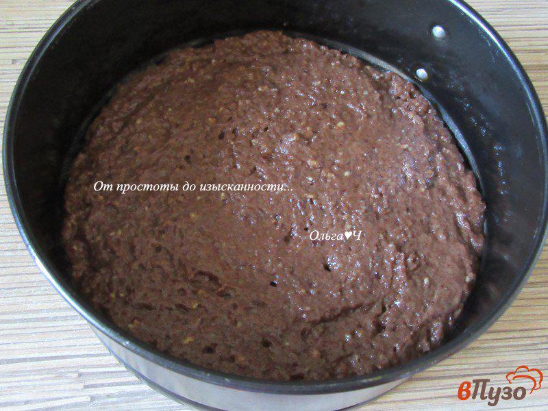 Фото приготовление рецепта: Шоколадный торт с вишневым муссом и абрикосами в желе шаг №2