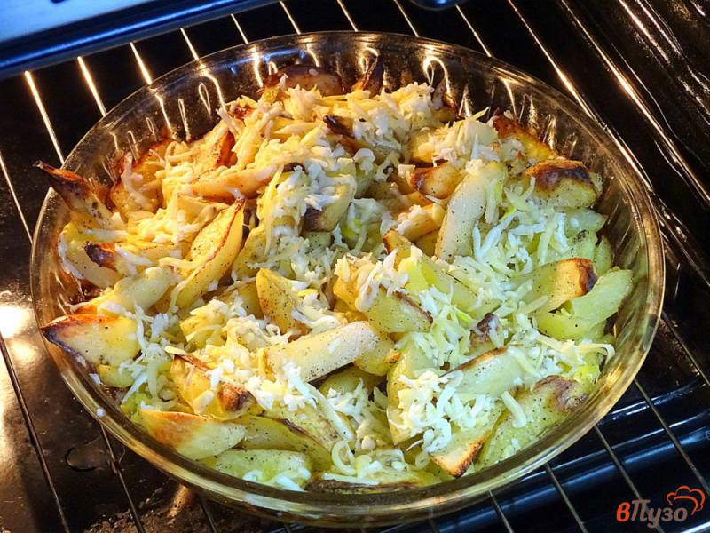 Фото приготовление рецепта: Картофель с лимоном и сыром, запеченный шаг №8