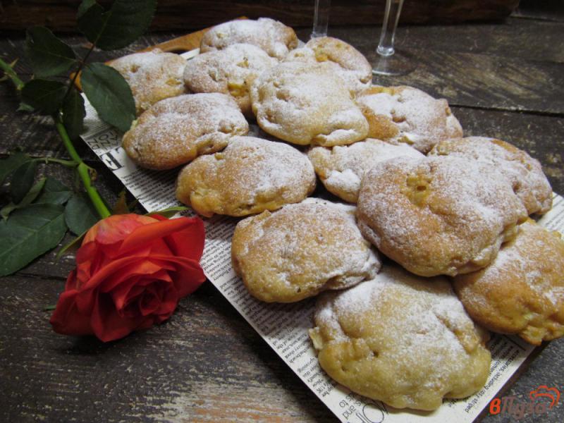 Фото приготовление рецепта: Печенье из творога с яблоком шаг №8