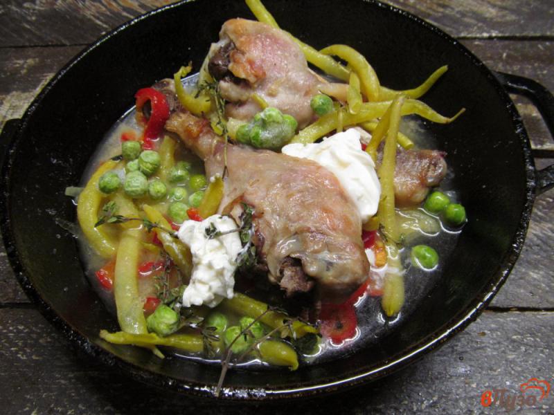 Фото приготовление рецепта: Тушеная курица с овощами шаг №3