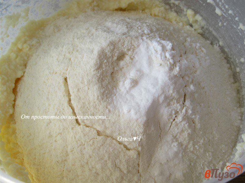 Фото приготовление рецепта: Творожное печенье с сыром шаг №4