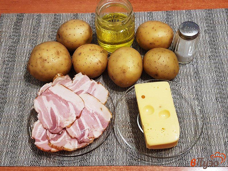 Фото приготовление рецепта: Картофельные «лодочки» с беконом шаг №1