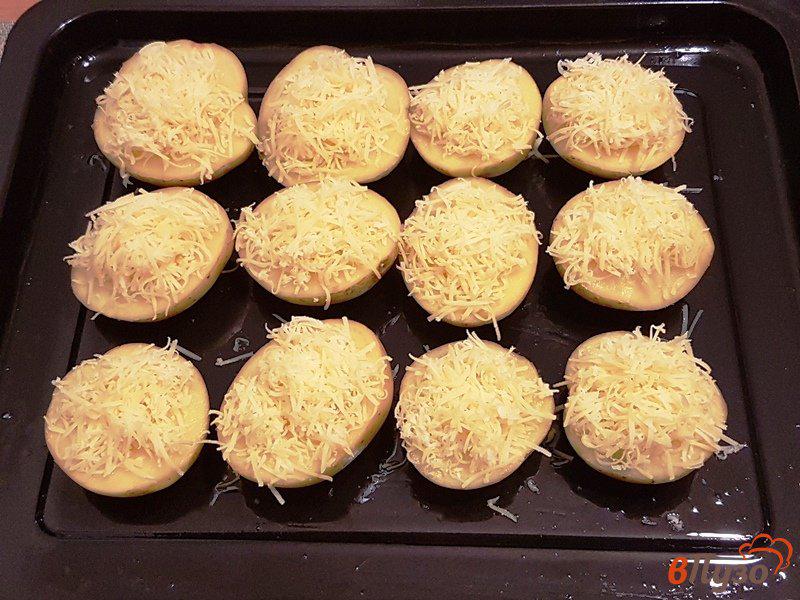 Фото приготовление рецепта: Картофельные «лодочки» с беконом шаг №5