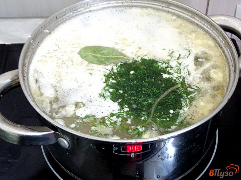 Фото приготовление рецепта: Суп с горошком и домашней лапшой шаг №7