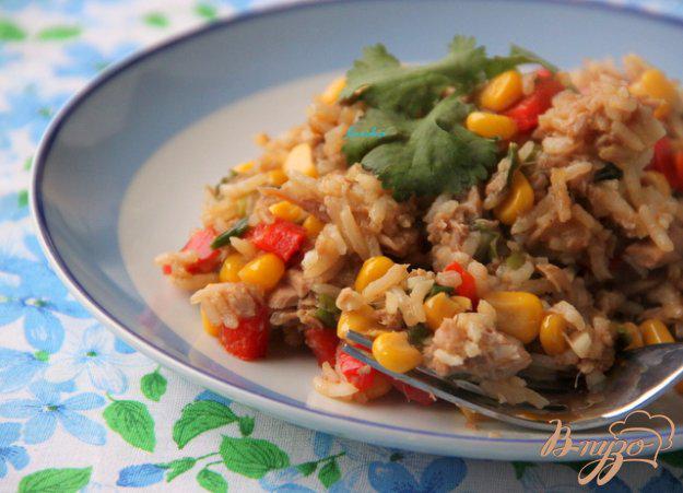 фото рецепта: Рис с тунцом по-тайски