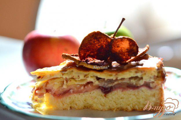 фото рецепта: Яблочный миндальный швейцарский кекс
