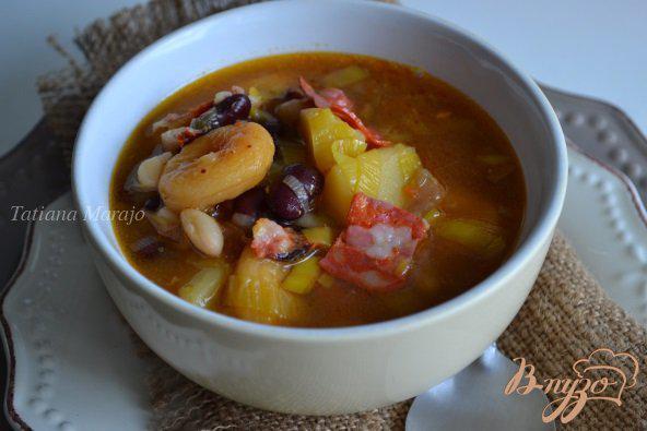 фото рецепта: Густой суп с фасолью и абрикосами