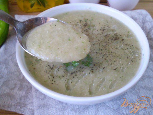 фото рецепта: Суп сырой из кабачка и грибов
