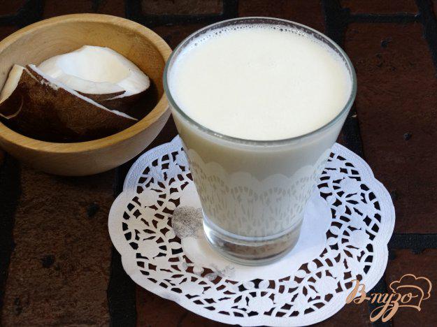 фото рецепта: Кокосовая стружка и кокосовое молоко в домашних условиях