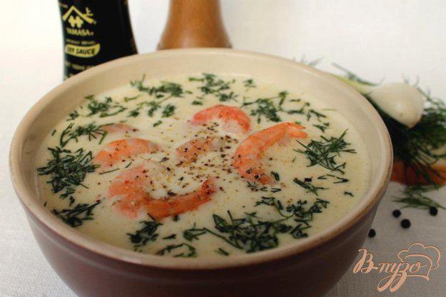 фото рецепта: Картофельный суп с креветками, сыром и чесноком