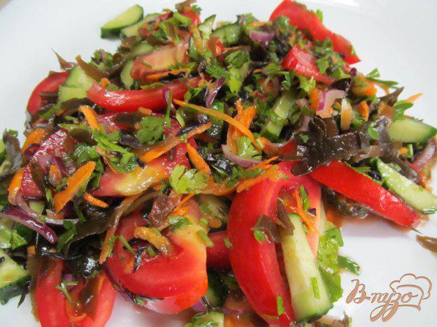 фото рецепта: Салат из морской капусты с овощами
