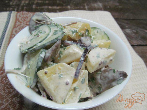 фото рецепта: Салат из куриной печени и картофеля