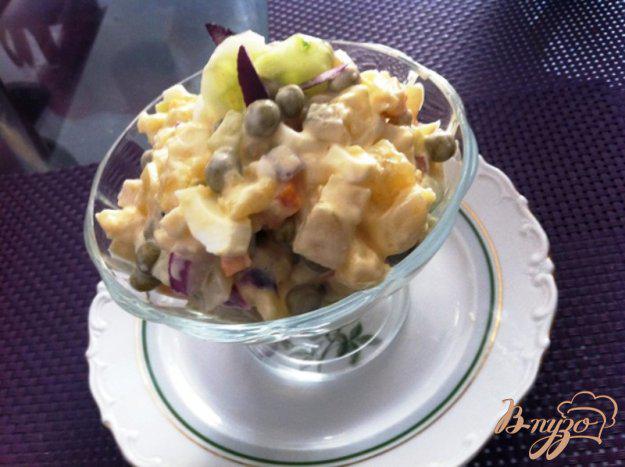 фото рецепта: Салат из овощей с копченым кальмаром