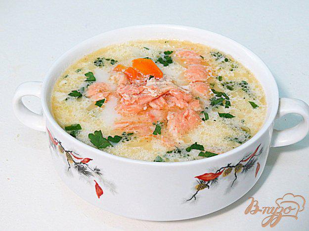 фото рецепта: Сливочный суп с лососем.