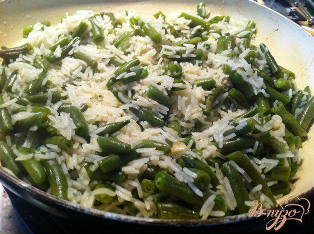фото рецепта: Рис со спаржевой фасолью на гарнир