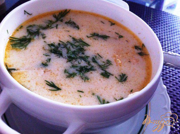фото рецепта: Финский суп из лосося, копченой горубши и сыра Джугас